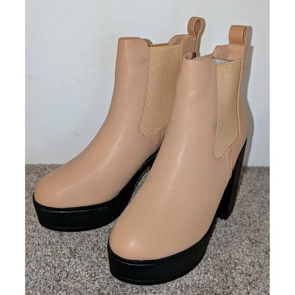 Platform Chelsea Boots Block Heel Ankle Booties Pull On Size 8.5 Tan/Black‎ New